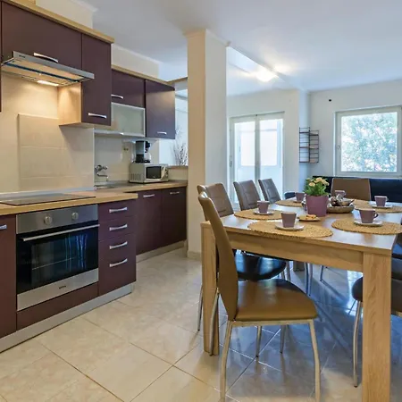 Apartment Cozy In With Wifi Pula