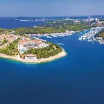 Gorgeous Apartment In Pula With Wifi