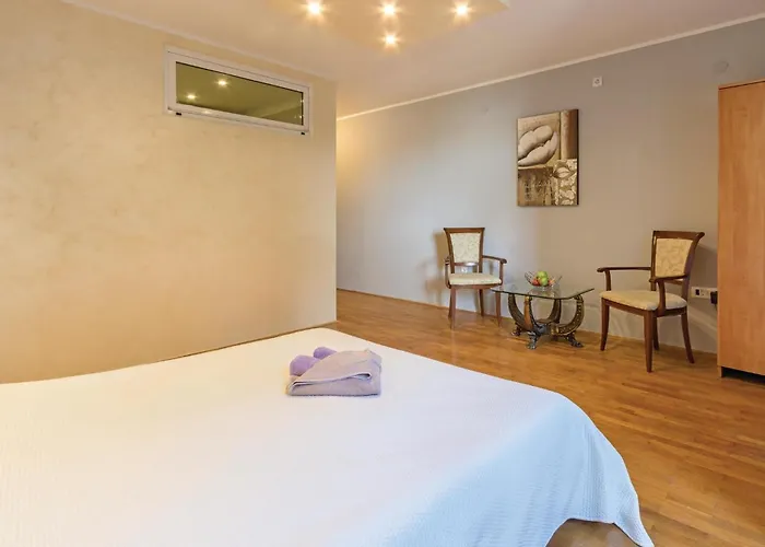 Appartement Cozy In With Wifi Pula