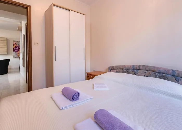 Appartement Cozy In With Wifi Pula